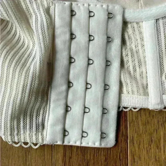 Victoria’s Secret Cream‎ Lace Bustier Sz 34C Intimate Coquette Cottagecore - Picture 6 of 7